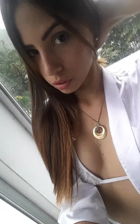 Irmak - Beyoğlu VIP Escort Bayan Modeli - Gerçek Fotoğraflı İlan